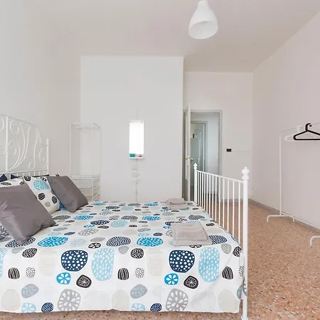 La Giudecca Nyaraló *